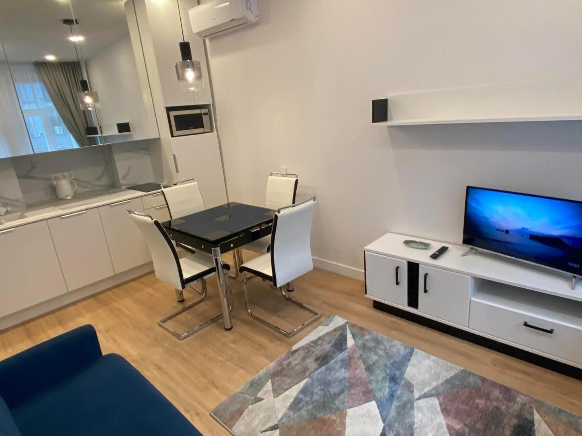 Moder Chic Apartment In Center-Prime Rentals カウナス エクステリア 写真